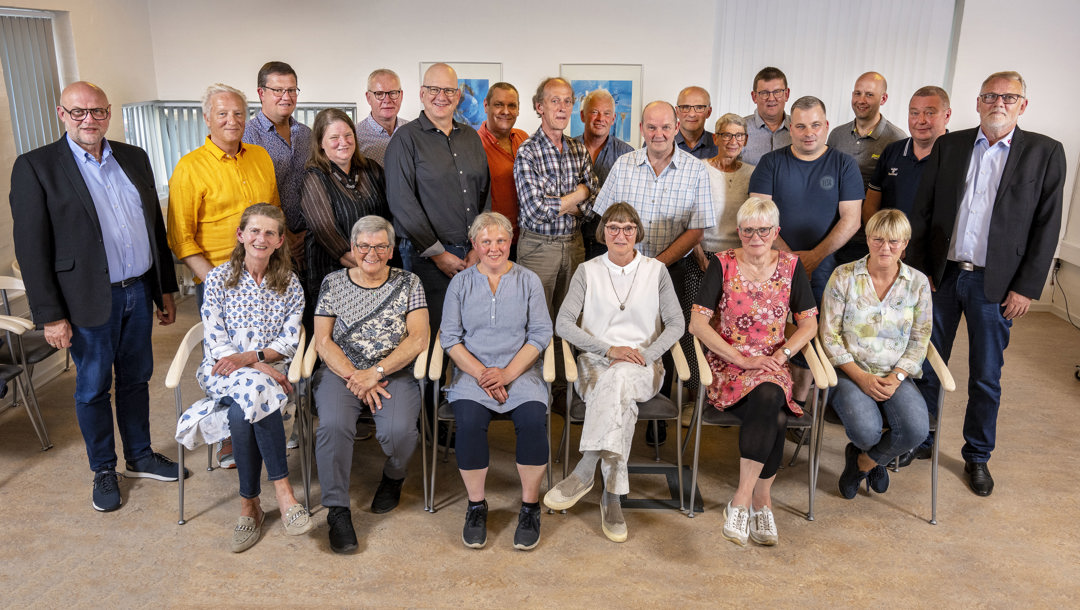 Jubilarerne flankeret af afdelingsformand Steen Hartmann til venstre og afdelingsnæstformand Michael Nielsen til højre