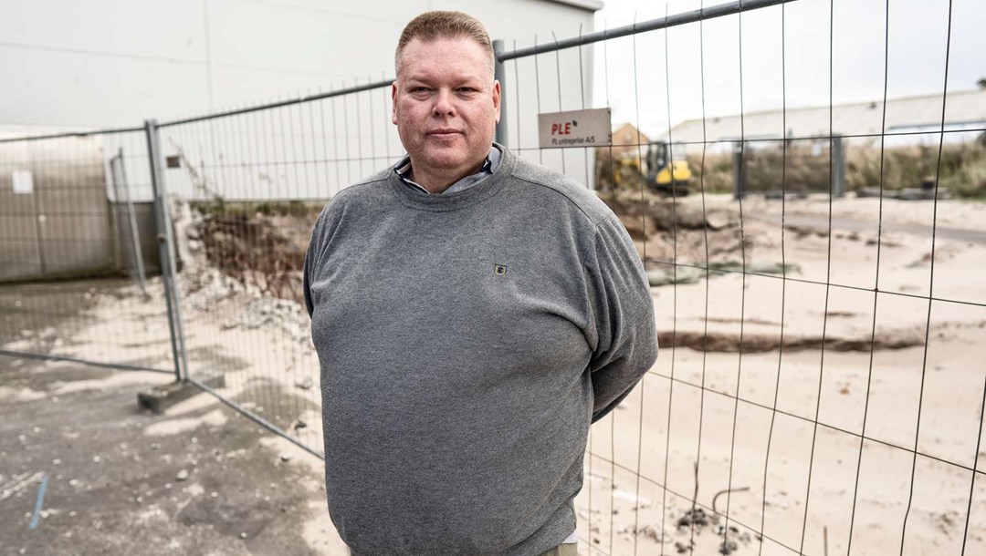 Thomas LW Hansen er stolt over redningsplanen, der ikke bare reddede slagteriet, men som også har haft en positiv effekt på hele Bornholm. Ingen taler længere om lukning, lønnedgang eller krise.